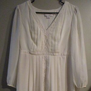 White flowy gown/dress